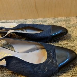 Salvatore Ferragamo Slingbacks navy low heel